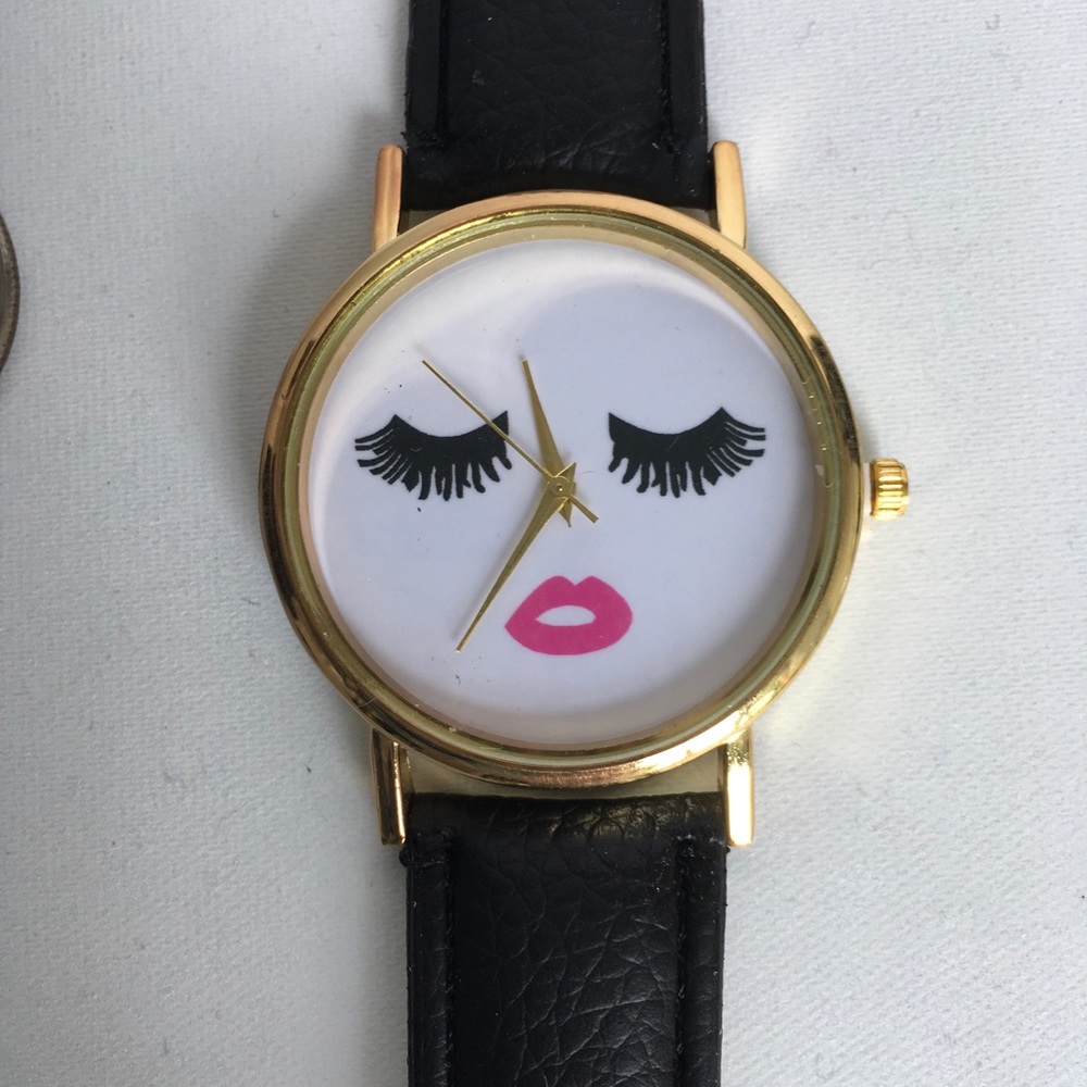 Watch Women’s Eyelash & Lips Fashion Whimsical Watch White Pink Black - Picture 3 of 8